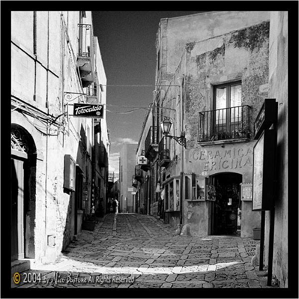 Vecchia Trapani 064 - Erice foto del 2004 by Nico Bastone.jpg